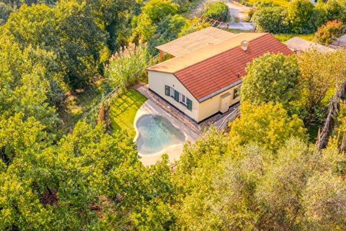 Casa con 6 locali in vendita in Località Cadelazzino, Framura