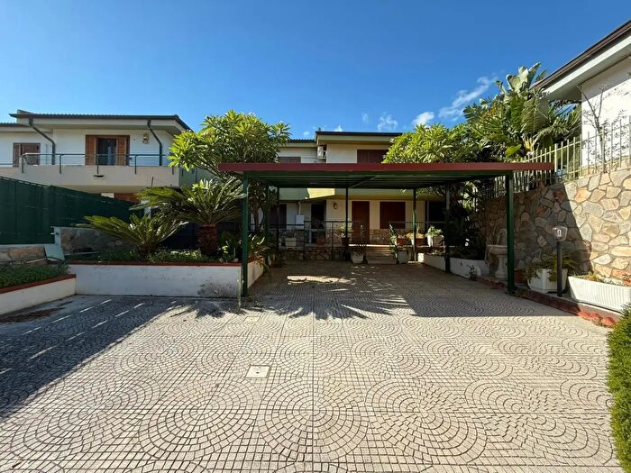 Casa quadrilocale in vendita in Via Chiesazza Sperone, Altavilla Milicia