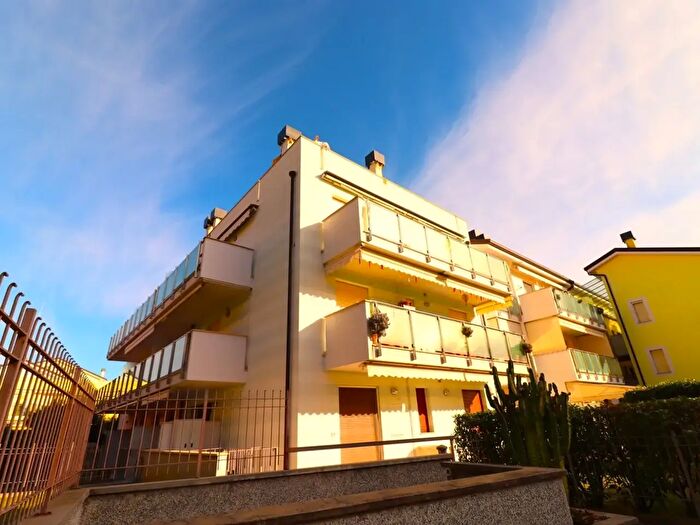 Appartamento trilocale in vendita in Via Cianastri, Borghetto Santo Spirito