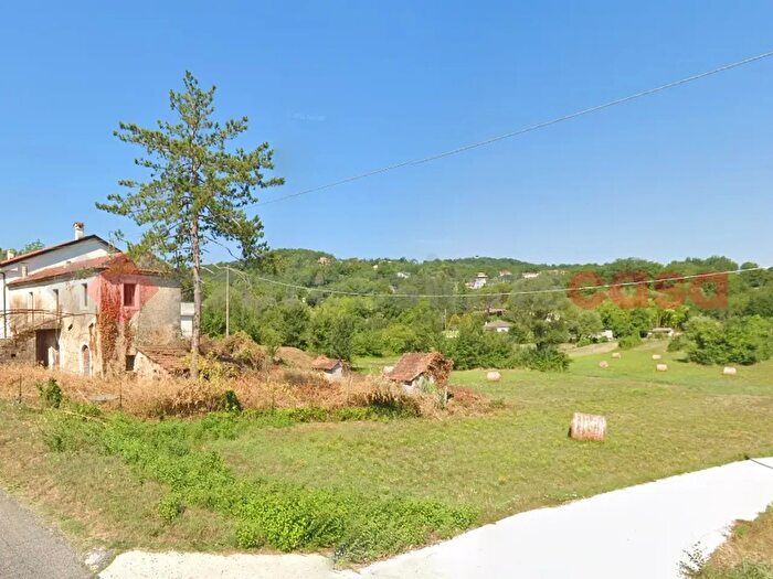 Casa con 6 locali in vendita in Via Fallena Snc, Casalvieri