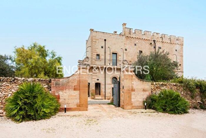 Casa con 6 locali in vendita in Villa Castelli