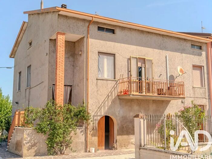 Casa quadrilocale in vendita in Via Perugia, Bettona