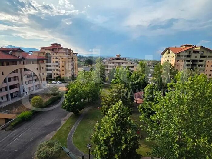 Appartamento con 5 locali in affitto in Via Todaro Snc, Rende