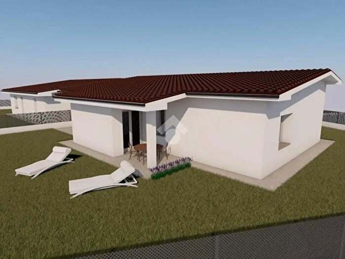 Casa quadrilocale in vendita in Via Europa, Suzzara