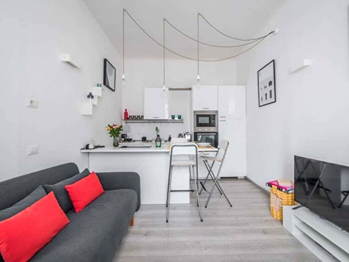 Appartamento monolocale in affitto in Via Cola Montano, Isola, Milano