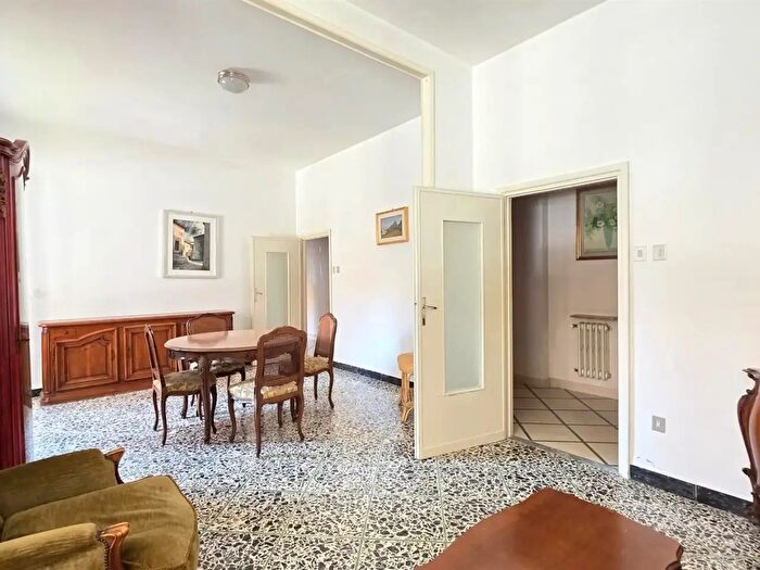 Appartamento trilocale in vendita in Via Oslavia, Viterbo