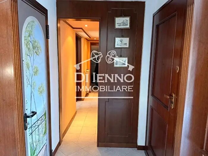 Appartamento con 5 locali in vendita in Roma