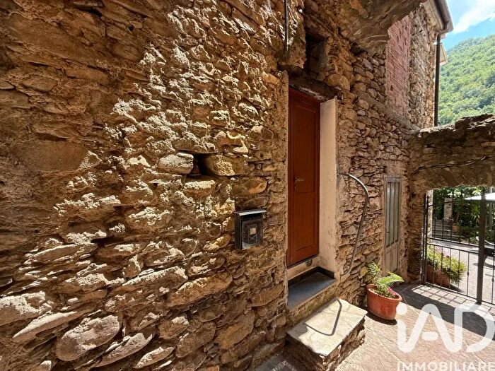 Appartamento quadrilocale in vendita in Via Paolo Manfredi, Vessalico