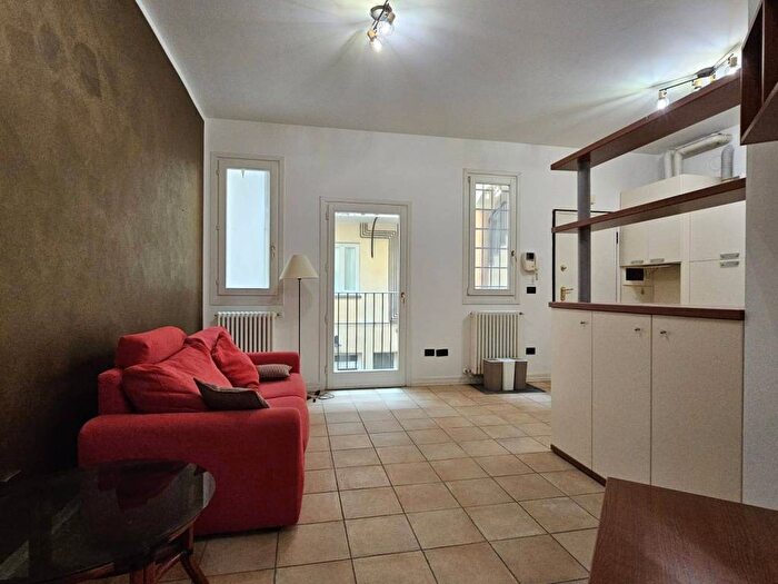 Appartamento bilocale in affitto in Via Bertiera, Centro Storico, Bologna