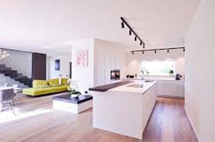 Casa quadrilocale in vendita in Reggio Emilia