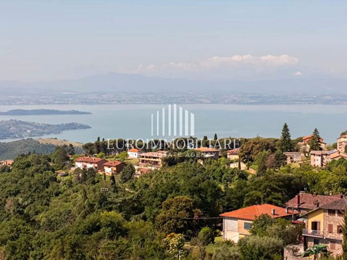 Casa con 8 locali in vendita in Via dei Pini, Passignano Sul Trasimeno