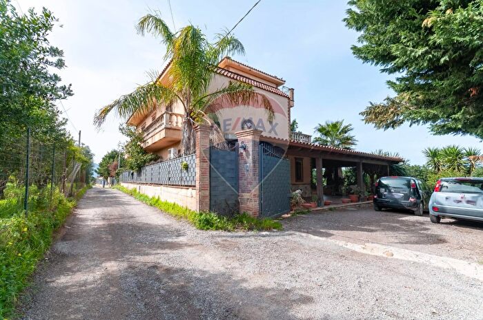 Casa con 7 locali in vendita in Via Roma a, Misilmeri