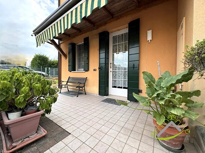 Casa con 6 locali in vendita in Via Santi Quirici, Camponogara