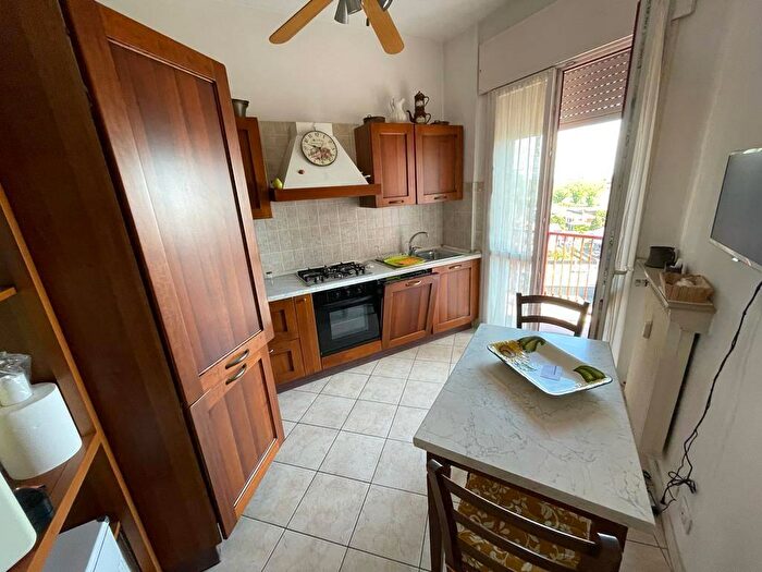 Appartamento con 6 locali in vendita in Via Bensi, Alessandria