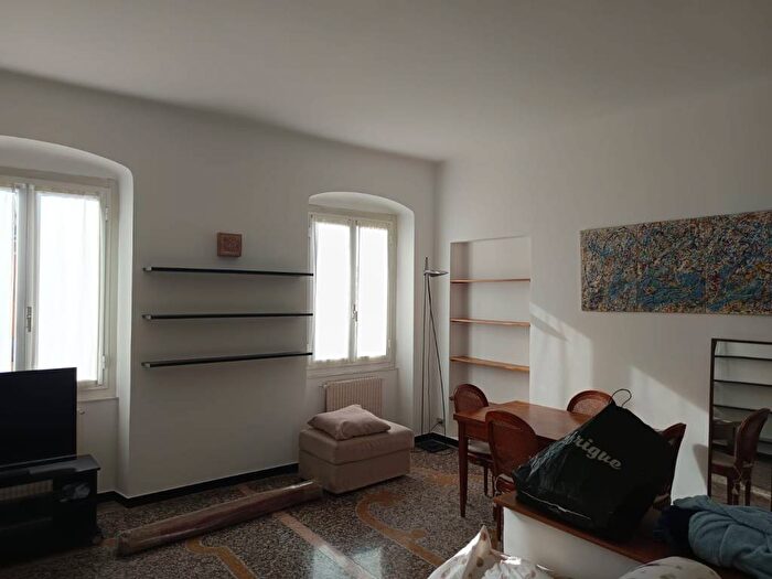 Appartamento trilocale in affitto in Via Aldo Acquarone, Castelletto, Genova