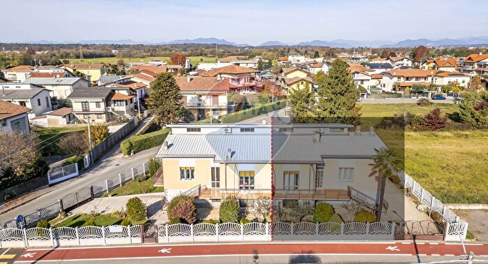 Case in Vendita e in Affitto - 2