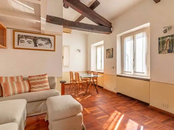 Appartamento bilocale in affitto in Via Medici, Milano