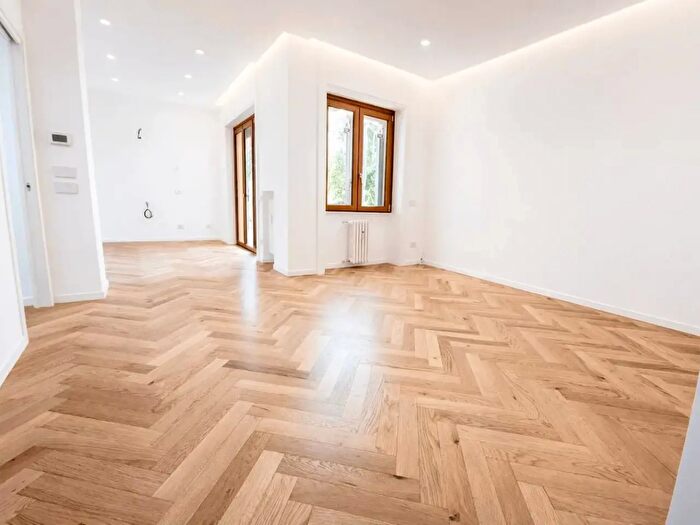 Appartamento trilocale in vendita in Via Federico Tesio, Milano