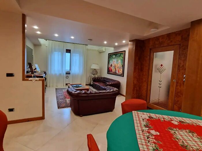 Appartamento con 5 locali in vendita in Via Vesuvio, Torre Annunziata