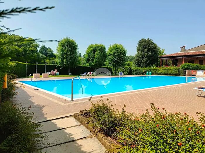 Appartamento trilocale in vendita in Via Gonzaga, Peschiera Del Garda