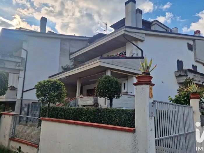 Appartamento quadrilocale in vendita in Via Ignazio Silone, Teramo