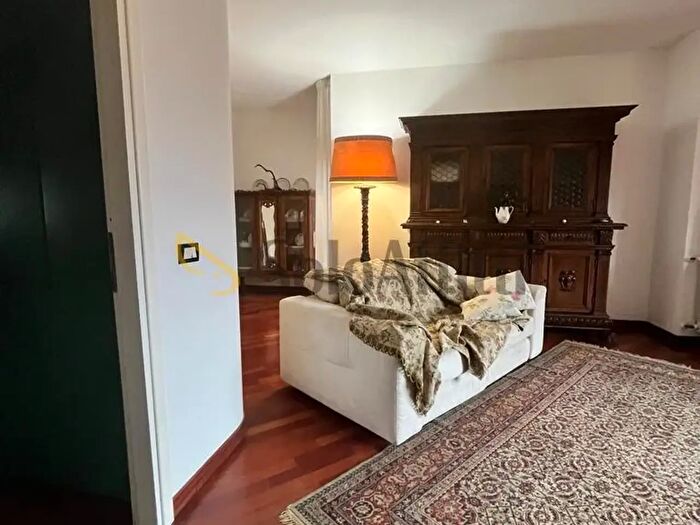 Appartamento quadrilocale in affitto in Via Bernardo Tolomei, Siena