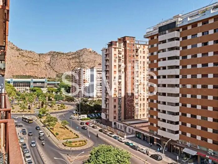Appartamento con 5 locali in vendita in Alcide De Gasperi, Palermo