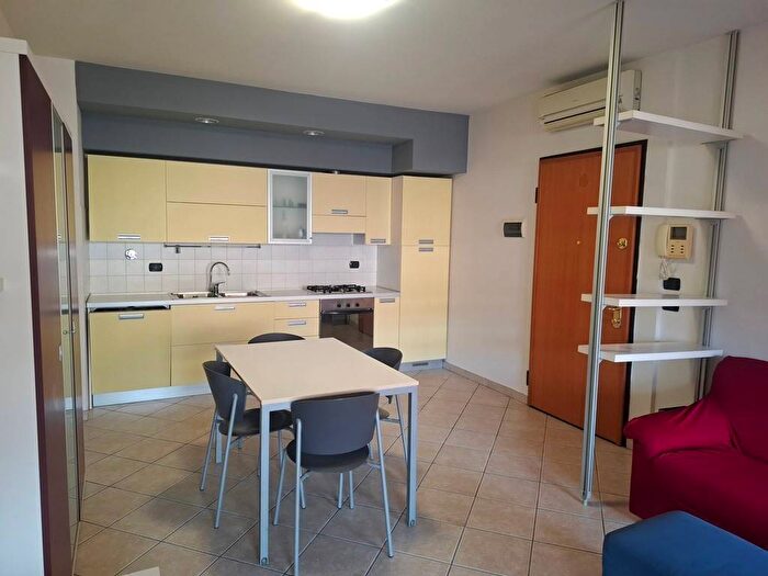 Appartamento trilocale in affitto in Via Francesco Ferrucci, Zarini Valentini, Prato