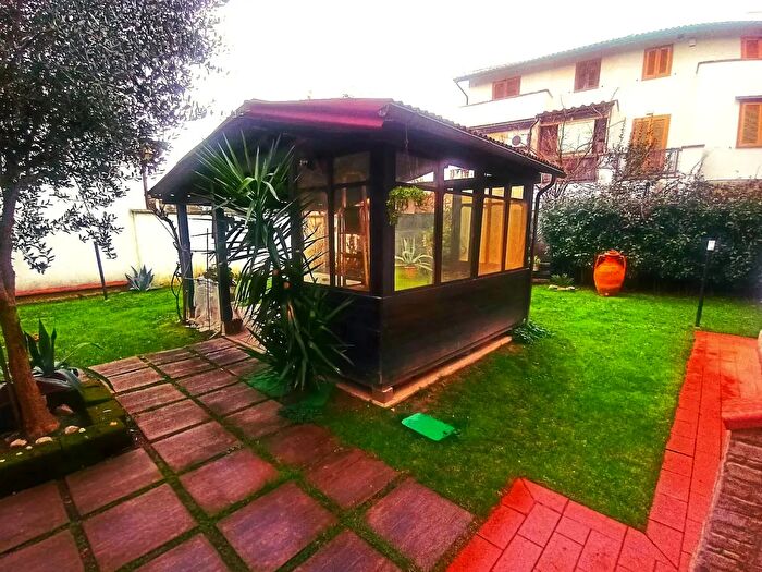 Appartamento trilocale in vendita in Via San Giusto, Campi Bisenzio