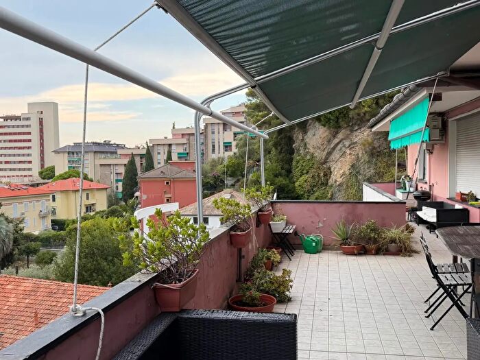 Appartamento con 8 locali in vendita in Corso Buenos Aires, Chiavari