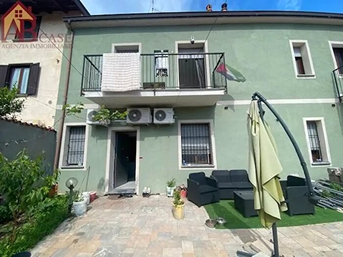 Casa quadrilocale in vendita in Via Mazzini, Gambolo