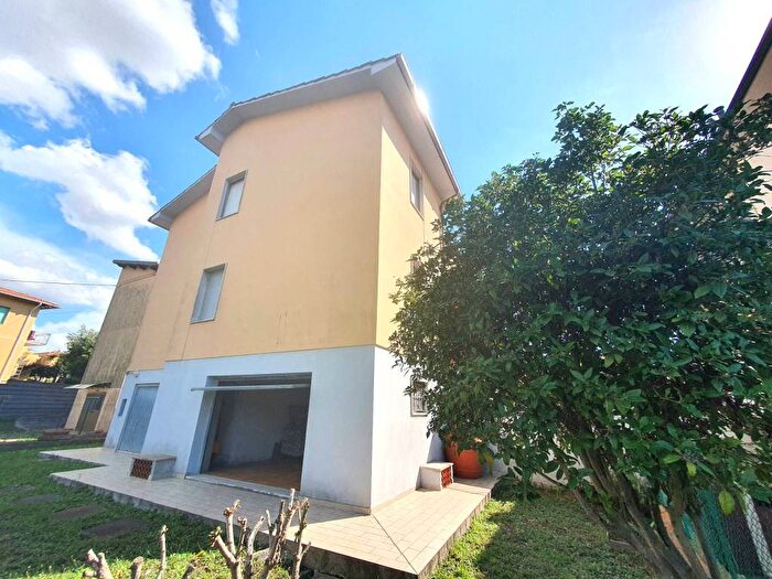 Appartamento trilocale in vendita in Via Rosa Agazzi, Rosignano Solvay, Rosignano Marittimo