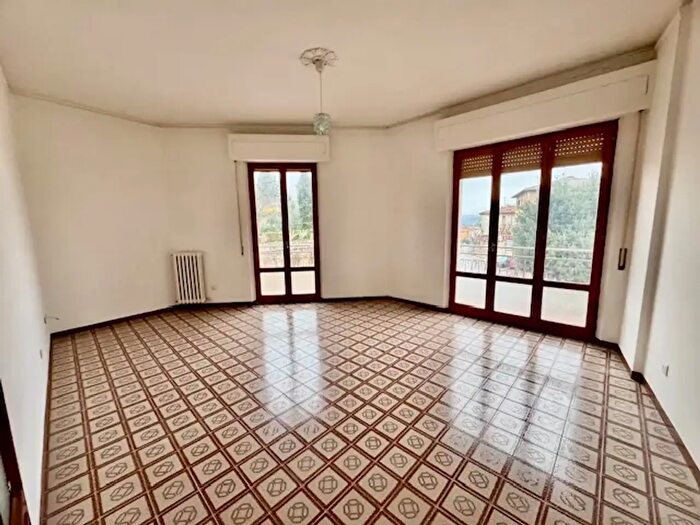 Appartamento con 6 locali in vendita in Via Provinciale Nord, Rapolano Terme