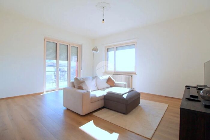 Casa con 5 locali in vendita in Strada Montenero, Pocapaglia