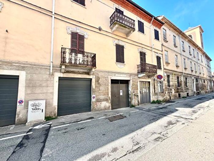 Appartamento trilocale in vendita in Via, Alessandria