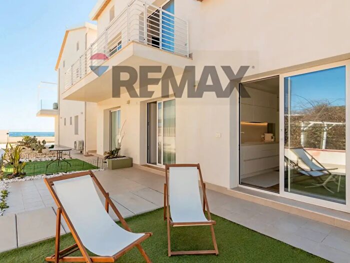 Casa quadrilocale in vendita in Via Sicilia, Noto