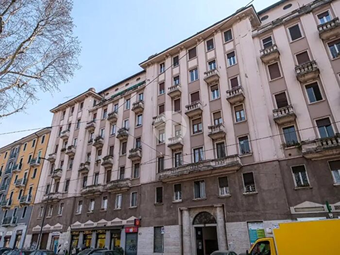 Appartamento bilocale in vendita in Piazza Prealpi, Milano