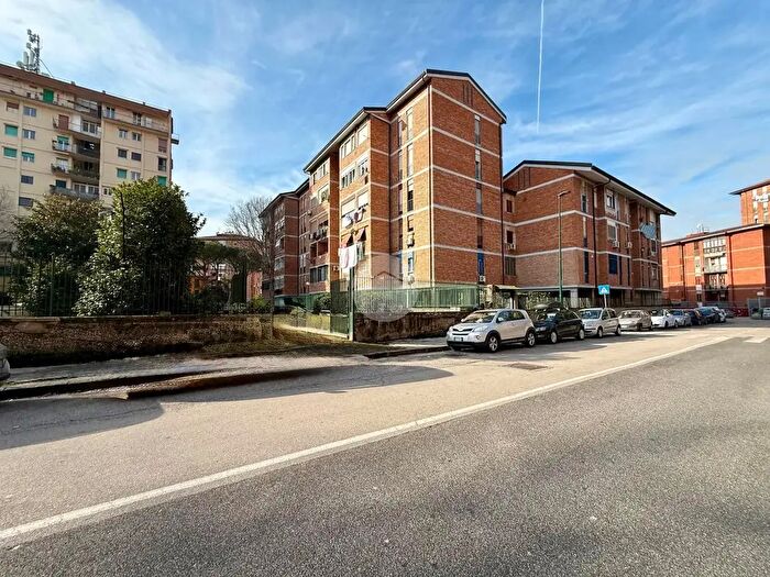 Appartamento quadrilocale in vendita in Via Nerva, Napoli