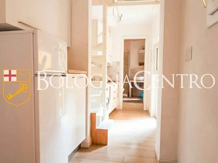 Appartamento trilocale in vendita in Via Santo Stefano, Bologna