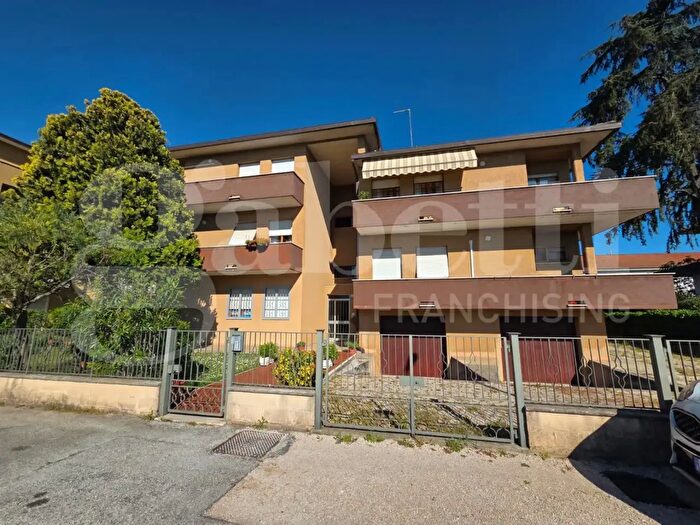 Appartamento quadrilocale in vendita in Via Carlo Cattaneo, Foligno