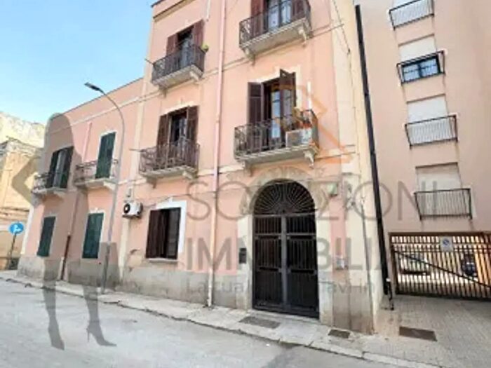 Appartamento con 6 locali in vendita in Via Vincenzo Gioberti, Trapani