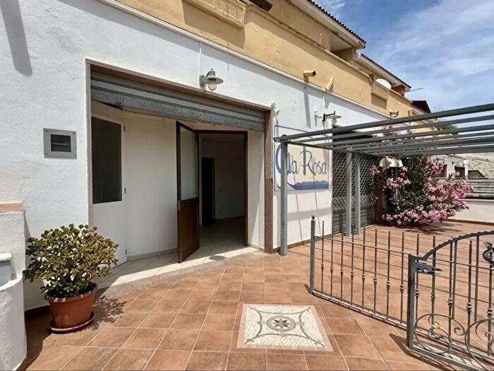 Casa con 5 locali in vendita in Via Marco Polo, Budoni