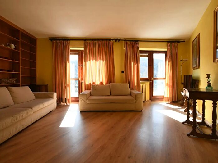 Appartamento con 5 locali in affitto in Via Medail, Bardonecchia