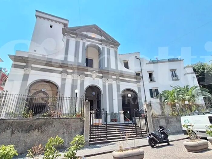 Appartamento bilocale in vendita in Via Giacinto Albino, Napoli