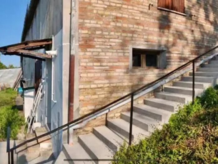 Appartamento con 6 locali in vendita in Urbino