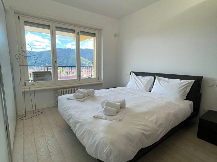 Appartamento bilocale in affitto in Via Francesco Crispi, Valduce Crispi, Como
