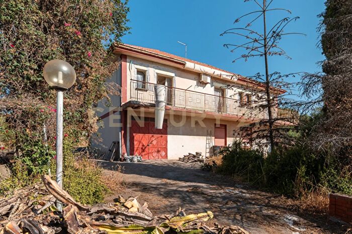 Casa con 7 locali in vendita in Via Santagati Famiglia, Misterbianco