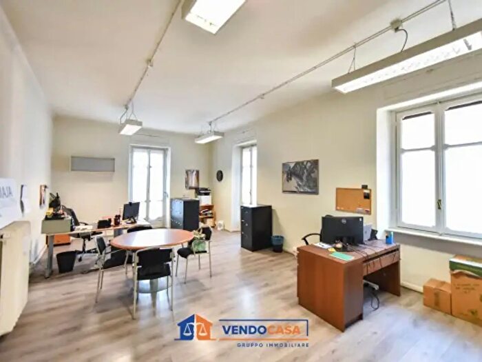 Appartamento trilocale in vendita in Via Luigi Cibrario, Torino