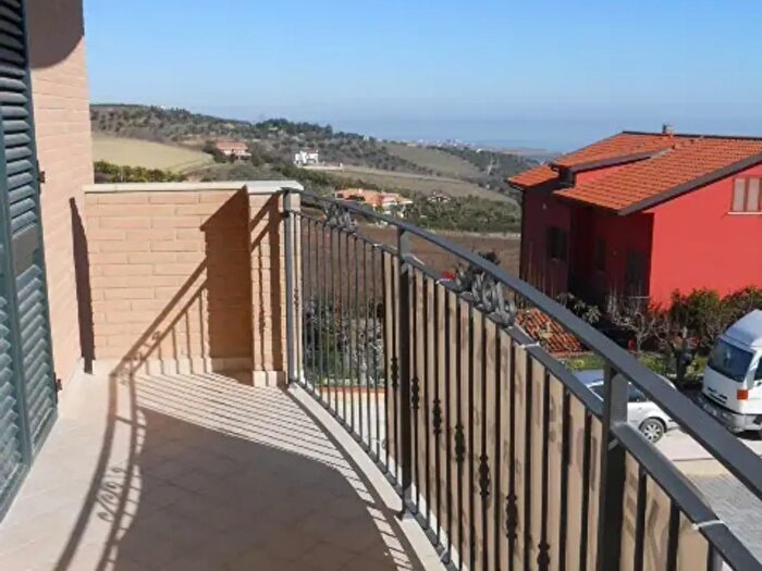 Appartamento quadrilocale in vendita in Contrada San Martino, Colonnella