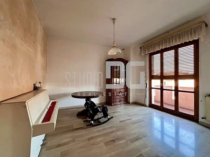 Appartamento trilocale in vendita in Via Bixio, Limbiate